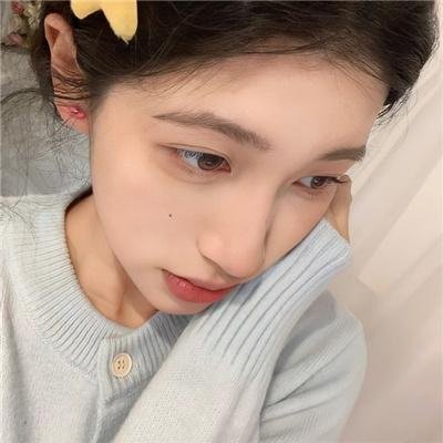 皮裘大衣女人